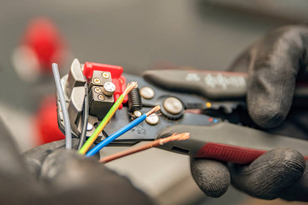 Best Affordable Electrician  in Holiday Island, AR
